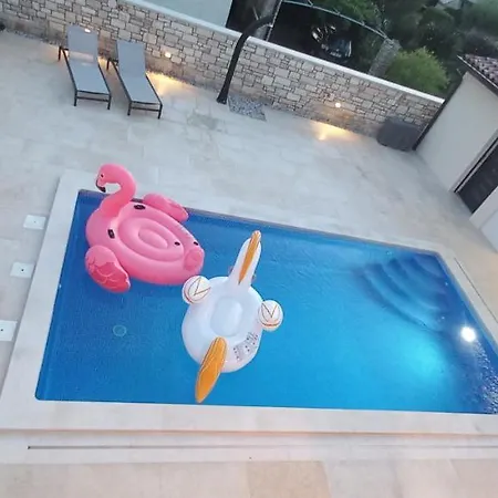 Salvore - New Luxury House, Heated Pool, Near Beaches, Playroom - Istria Villa