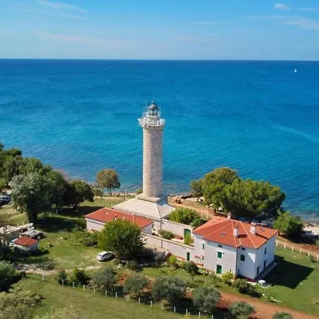 Villa Salvore - New Luxury House, Heated Pool, Near Beaches, Playroom - Istria Savudrija