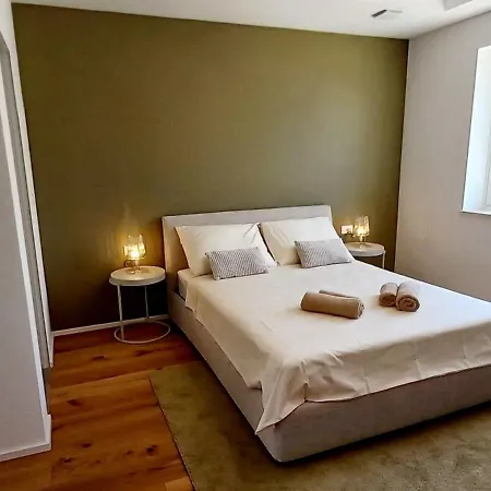 Salvore - New Luxury House, Heated Pool, Near Beaches, Playroom - Istria