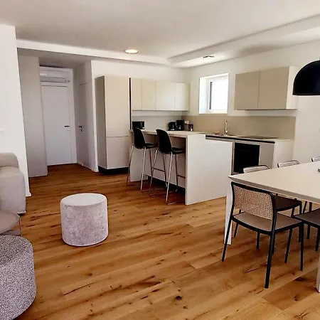 Villa Salvore - New Luxury House, Heated Pool, Near Beaches, Playroom - Istria Savudrija
