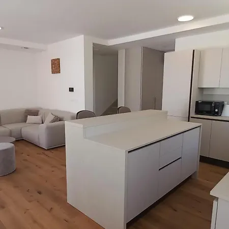 Salvore - New Luxury House, Heated Pool, Near Beaches, Playroom - Istria Villa Savudrija
