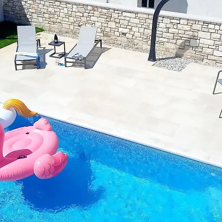 Salvore - New Luxury House, Heated Pool, Near Beaches, Playroom - Istria Villa