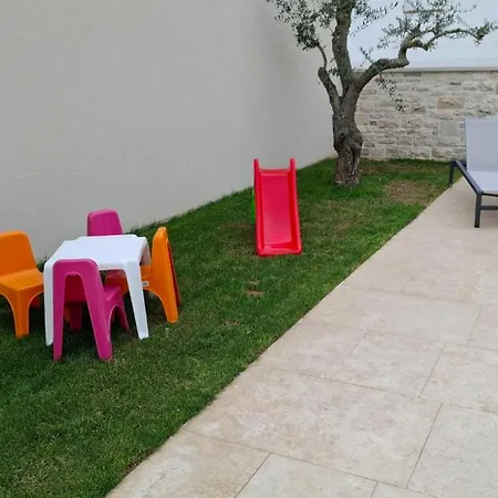 Salvore - New Luxury House, Heated Pool, Near Beaches, Playroom - Istria Villa Savudrija