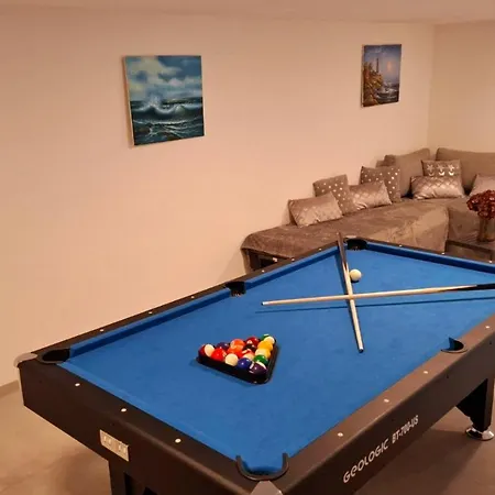 Salvore - New Luxury House, Heated Pool, Near Beaches, Playroom - Istria 萨武德里亚